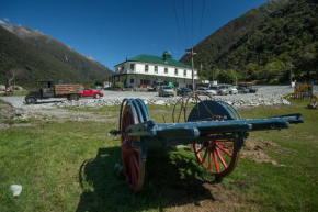 Отель Otira Stagecoach Hotel  Ошера